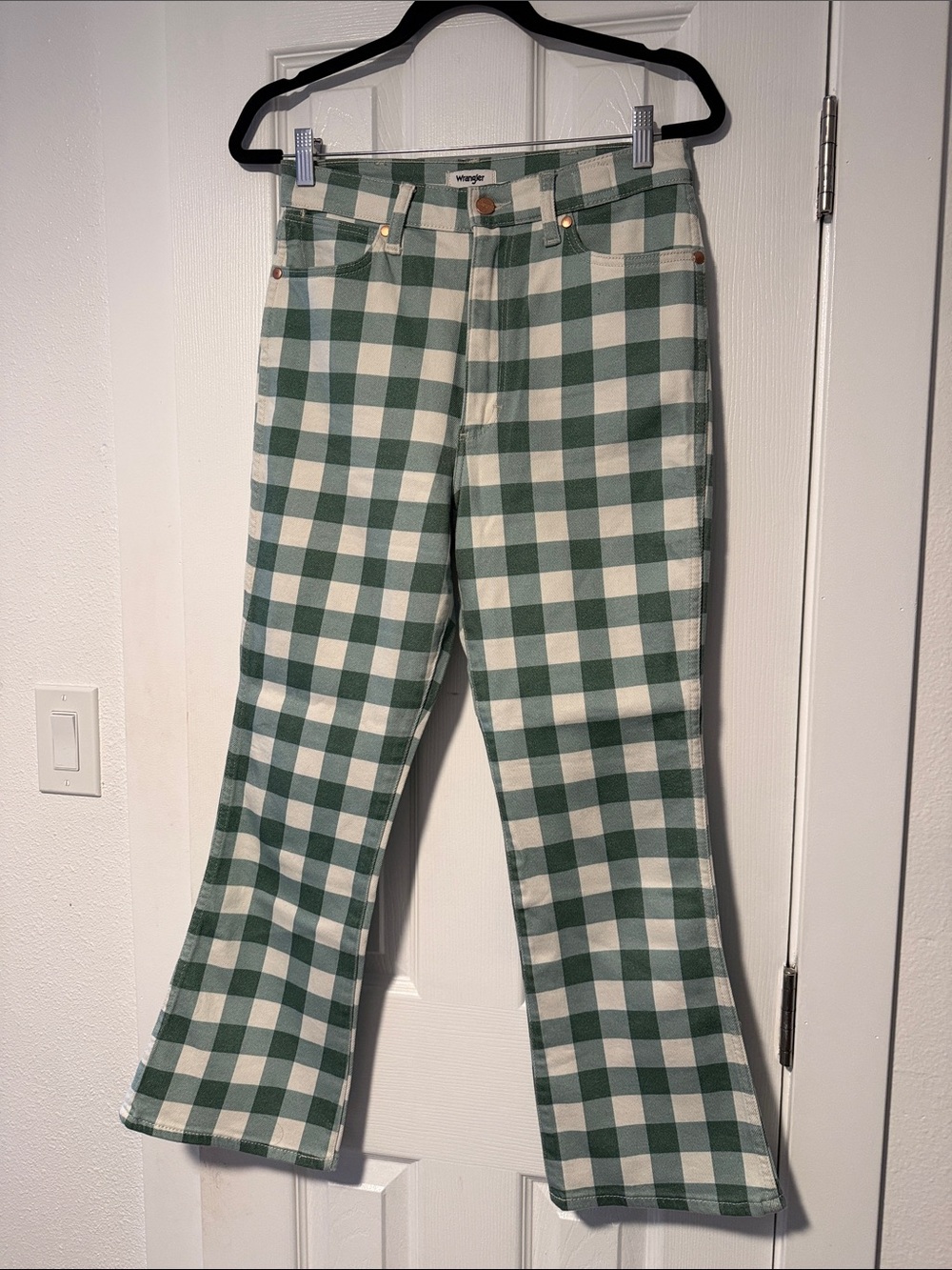 Wrangler Green & White Gingham Cropped Flare Pants - Picture 5 of 7